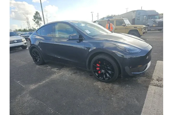 $34990 : Tesla Model Y 2024 AWD Long image 3
