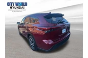 $29966 : Toyota Highlander 2021 AWD X thumbnail