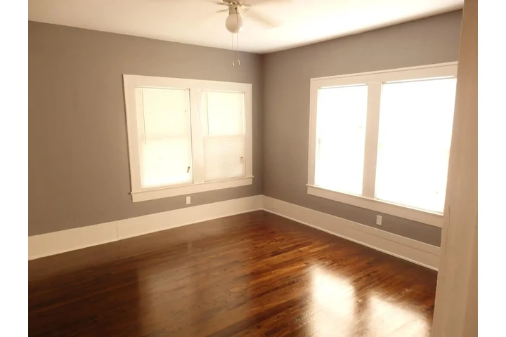 $800 : This is a wonderful bungalow ! image 4