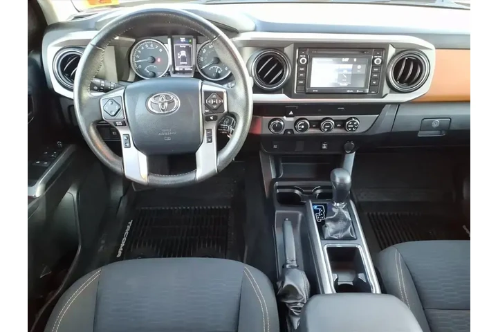 $28405 : Toyota Tacoma 2019 4x4 TRD O image 10