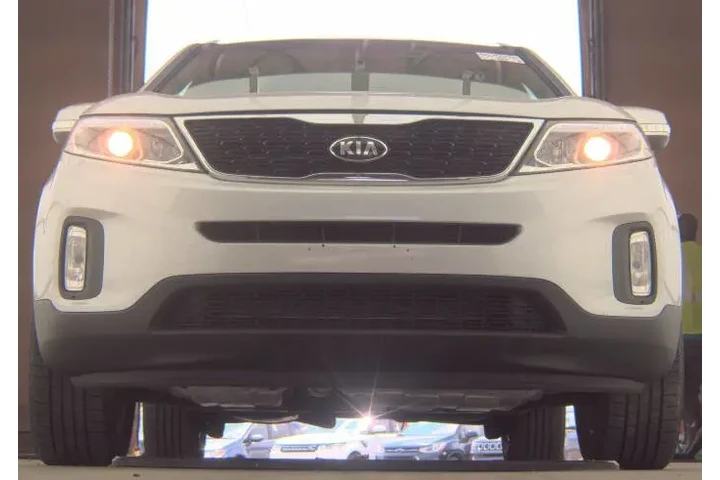 2015 Sorento EX image 2