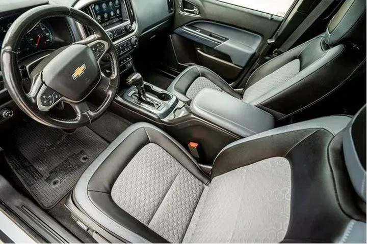 $25242 : Chevrolet Colorado 2021 4x4 image 7