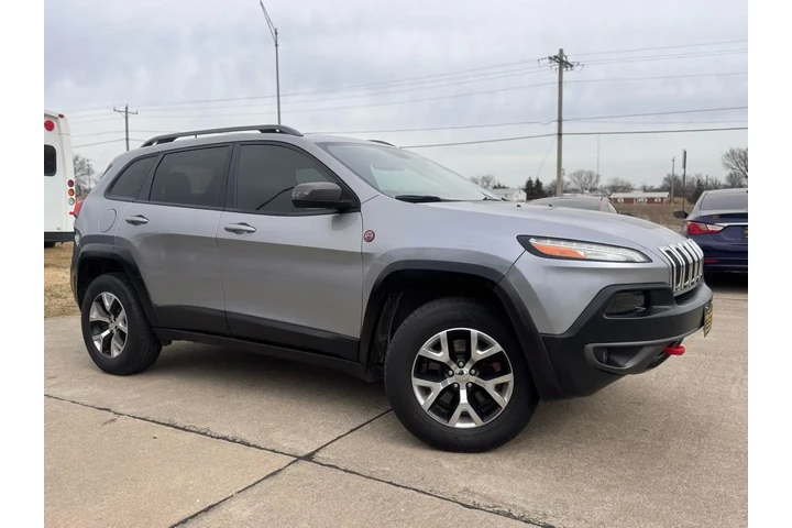 2015 Cherokee Trailhawk 4WD image 6