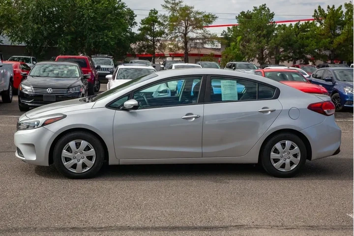 $15950 : 2017 Forte LX image 8