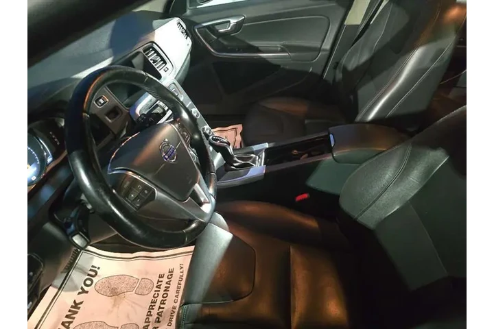 $9999 : 2016 V60 image 1