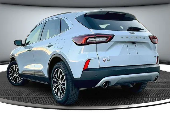 $25900 : Ford Escape Plug-In Hybrid 2 image 4