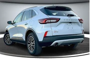 $25900 : Ford Escape Plug-In Hybrid 2 thumbnail