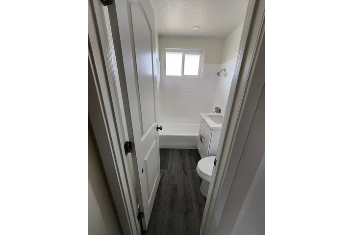 $1000 : charming HOME ..Anaheim, CA image 7