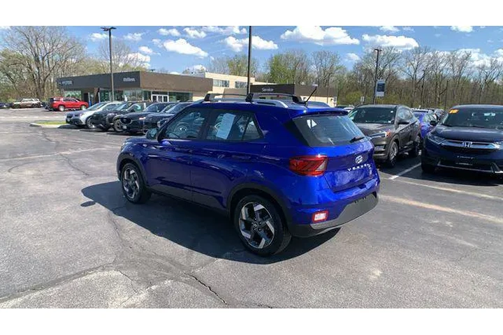 $18385 : Hyundai VENUE 2023 Limited 4 image 3