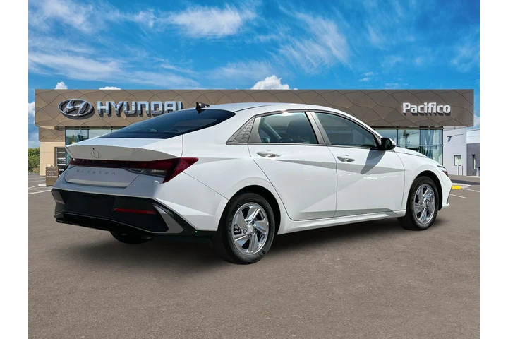 $19749 : Hyundai ELANTRA 2025 SE 4dr image 8