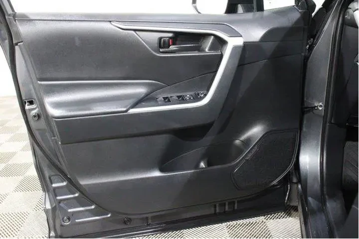 $29998 : Toyota RAV4 2024 AWD LE 4dr image 6