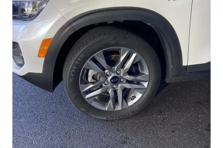 Kia Seltos 2021 AWD S 4dr SU image 9