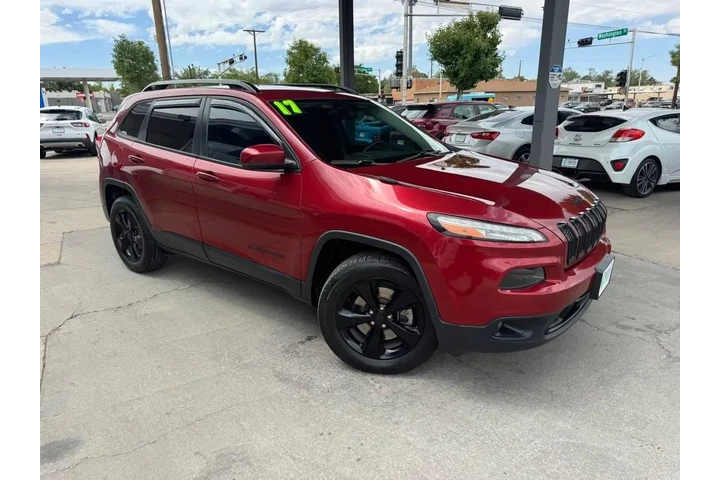 2017 Cherokee Limited FWD image 3