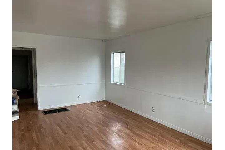 $1200 : Norwalk - Single Family Home image 6