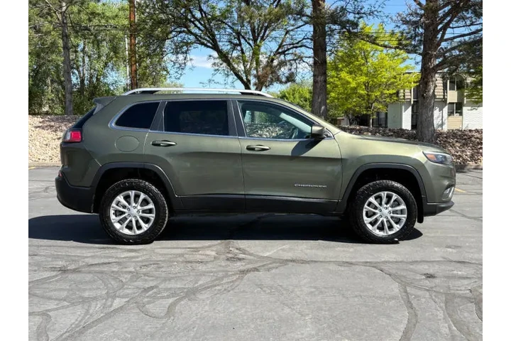 $10900 : 2019 Cherokee Latitude image 6