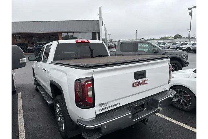 $34992 : GMC Sierra 1500 2018 4x4 SLT image 4