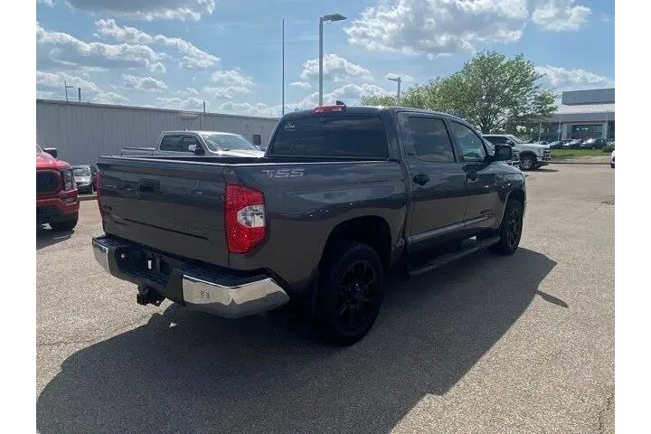 $39123 : Toyota Tundra 2020 4x4 SR5 4 image 3