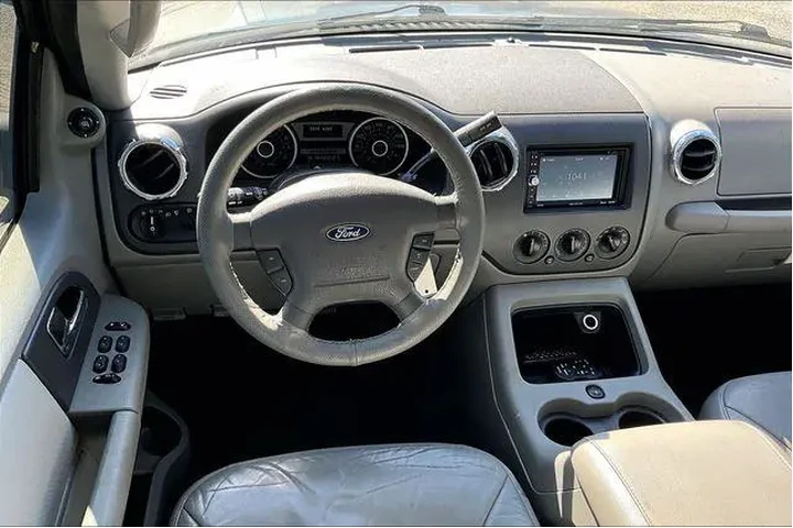 $9979 : Ford Expedition 2006 XLT 4dr image 4