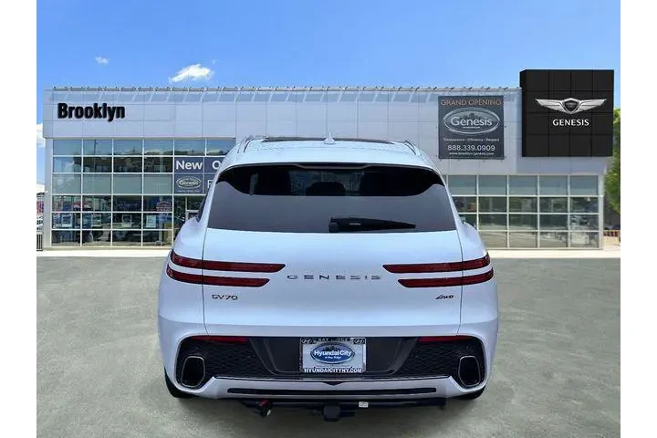 $38888 : Genesis GV70 2023 AWD 2.5T S image 4