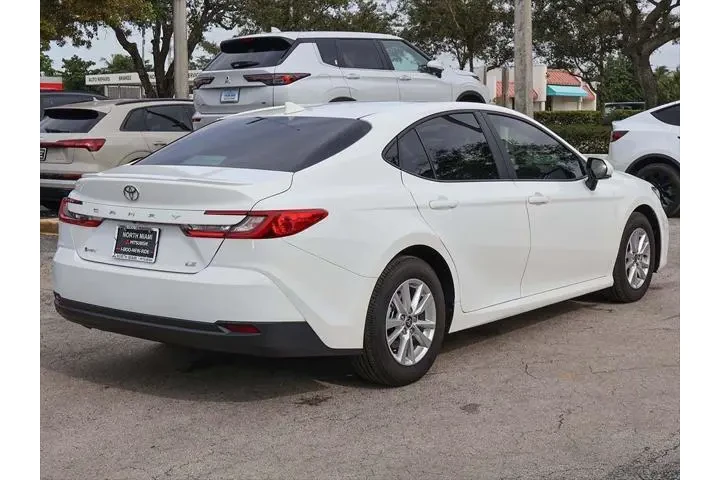 $24990 : Toyota Camry 2025 SE 4dr Sed image 8
