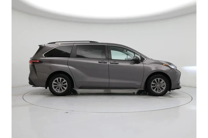 $31998 : Toyota Sienna 2021 LE 8-Pass image 7