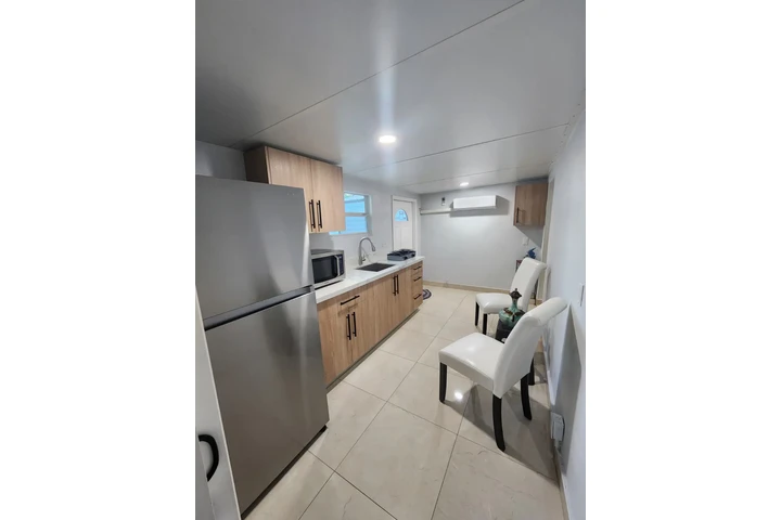 $1500 : Rento un adosado de mi casa image 2