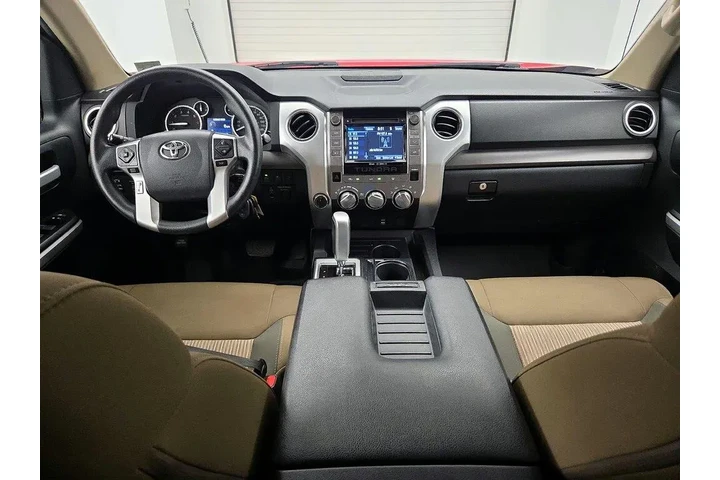 $31998 : Toyota Tundra 2017 4x4 SR5 4 image 9