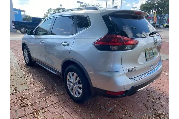 $13300 : Nissan Rogue 2020 SV 4dr Cro image 7