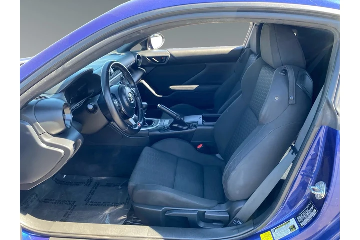 $25041 : Toyota GR86 2022 2dr Coupe 6 image 9