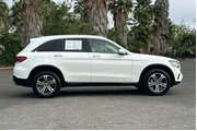 $25228 : Mercedes-Benz GLC 2022 GLC 3 thumbnail