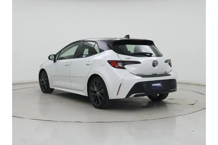 $24998 : Toyota Corolla Hatchback 202 image 2