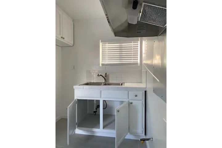 $1500 : Beautiful Apartment for Rent image 2