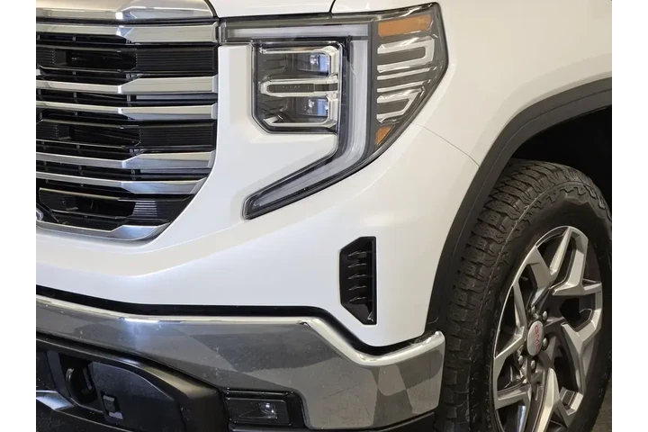 $39119 : GMC Sierra 1500 2022 4x4 SLT image 10