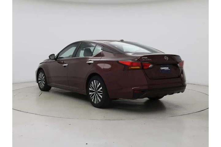 $17998 : Nissan Altima 2023 2.5 SV 4d image 2