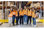 Trabajos en bodega de jugetes thumbnail