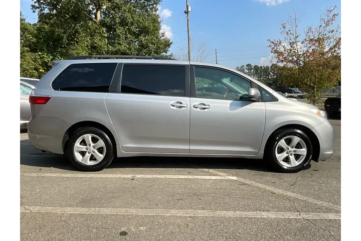 $11485 : Toyota Sienna 2015 LE 7-Pass image 4