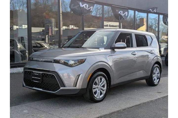 $15695 : Kia Soul 2023 S 4dr Crossove image 1