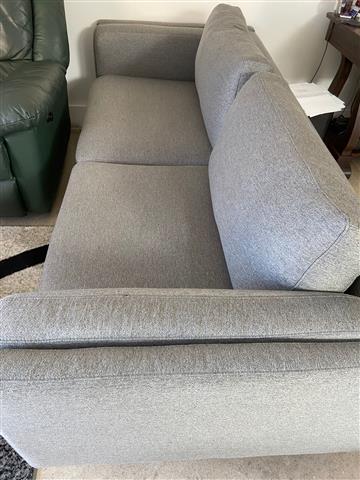 $300 : REMATO SOFA COMO NUEVO image 1