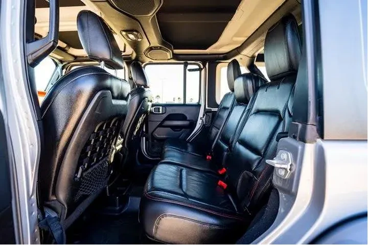 $25690 : Jeep Wrangler Unlimited 2018 image 5