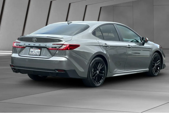 $29500 : Toyota Camry 2025 SE 4dr Sed image 4