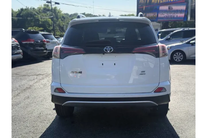 $17995 : 2016 RAV4 SE image 6
