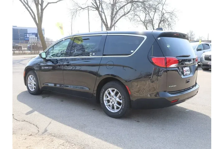 $20277 : Chrysler Voyager 2023 LX 4dr image 7
