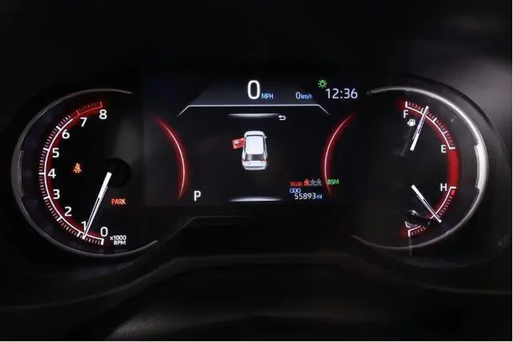 $26415 : Toyota RAV4 2023 AWD XLE 4dr image 4