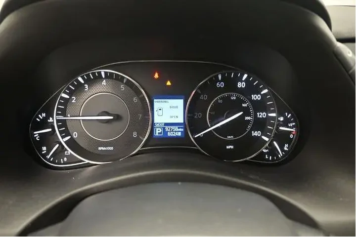 $21940 : Nissan Armada 2019 4x2 SV 4d image 6
