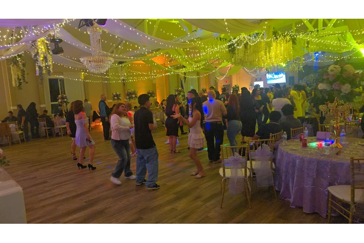 Salon de fiesta image 1