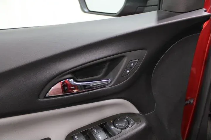 $19977 : Chevrolet Equinox 2024 LT 4d image 8