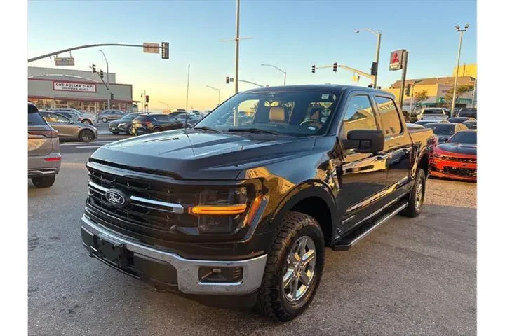 $39498 : Ford F-150 2024 4x4 XLT 4dr image 2
