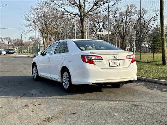 $12095 : 2013 Camry LE image 6