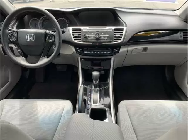 $19995 : 2017 Honda Accord LX 4 PUERTAS image 4