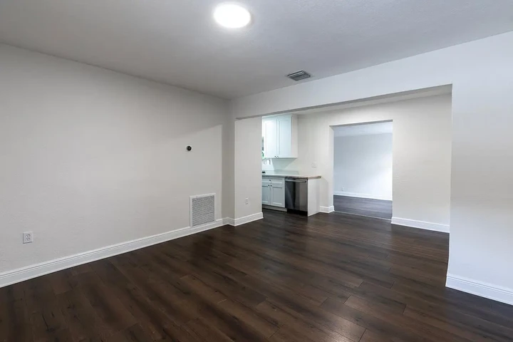 $800 : Encantadora casa unifamiliar ! image 7